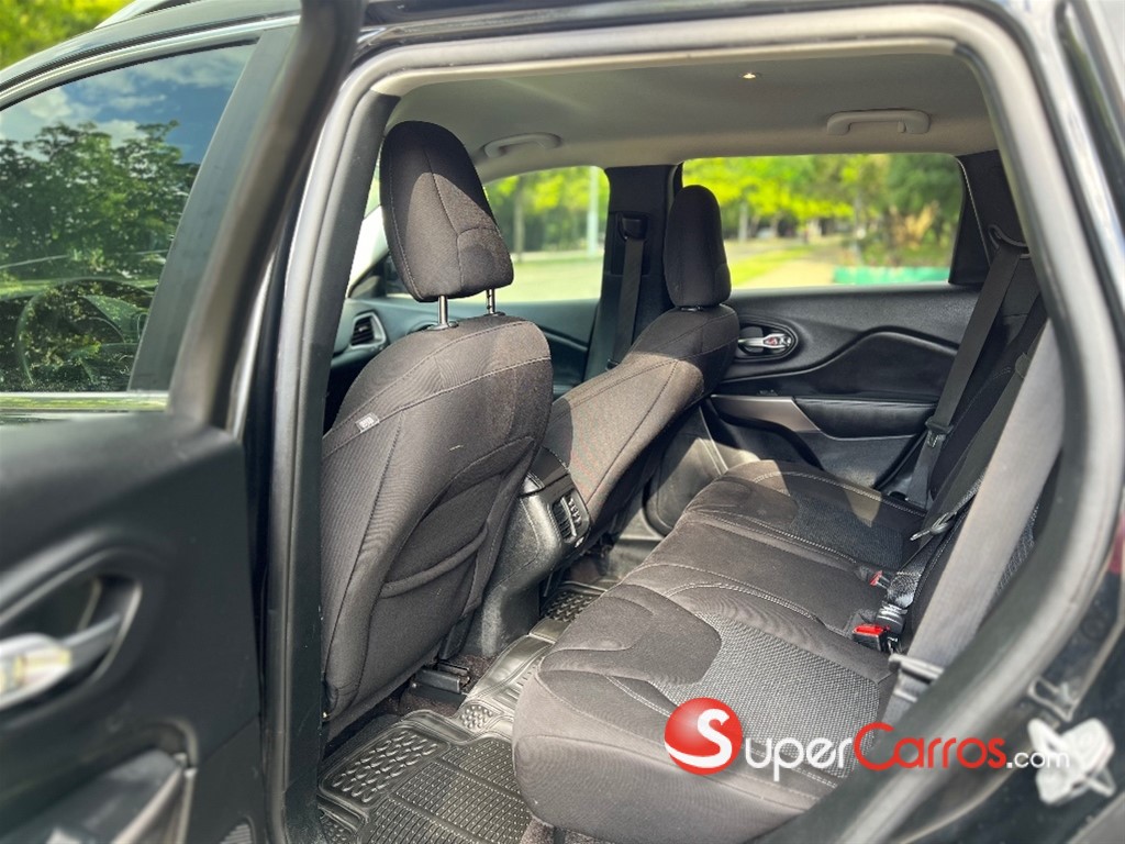 2019 Jeep Cherokee Latitude — foto 5 / 12