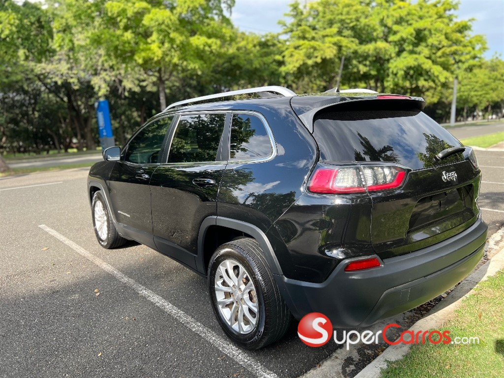 2019 Jeep Cherokee Latitude — foto 8 / 12