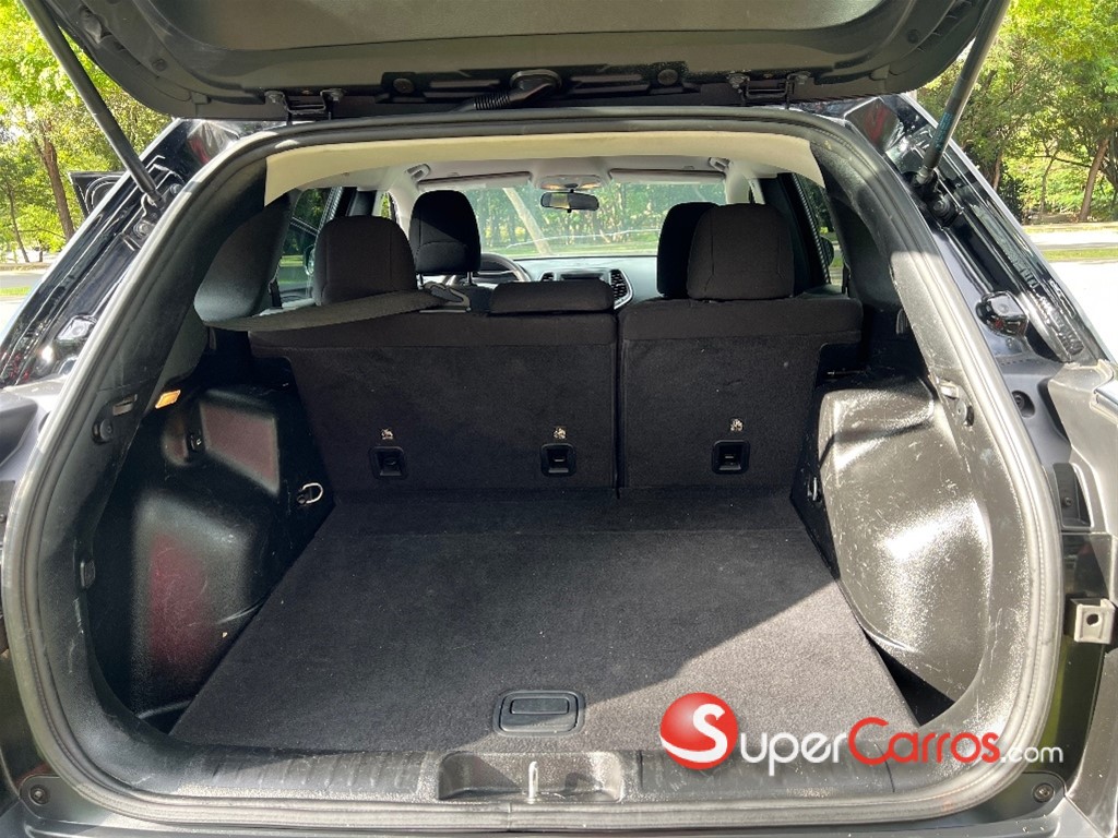 2019 Jeep Cherokee Latitude — foto 11 / 12