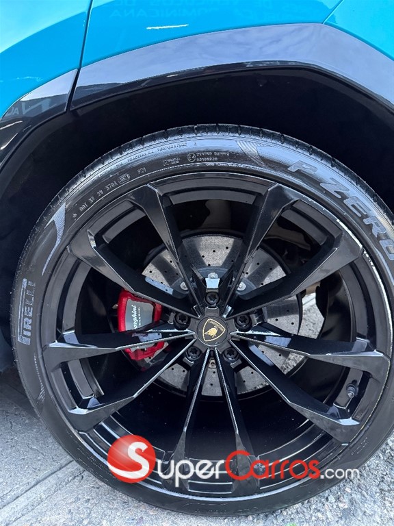 2021 Lamborghini Urus — foto 8 / 11
