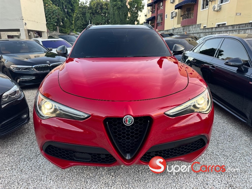 2019 Alfa Romeo Stelvio — foto 2 / 9