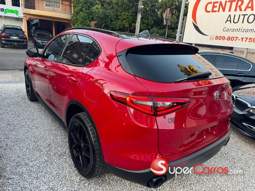 2019 Alfa Romeo Stelvio — foto 4 / 9