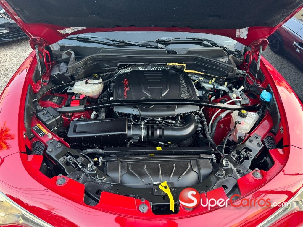 2019 Alfa Romeo Stelvio — foto 9 / 9