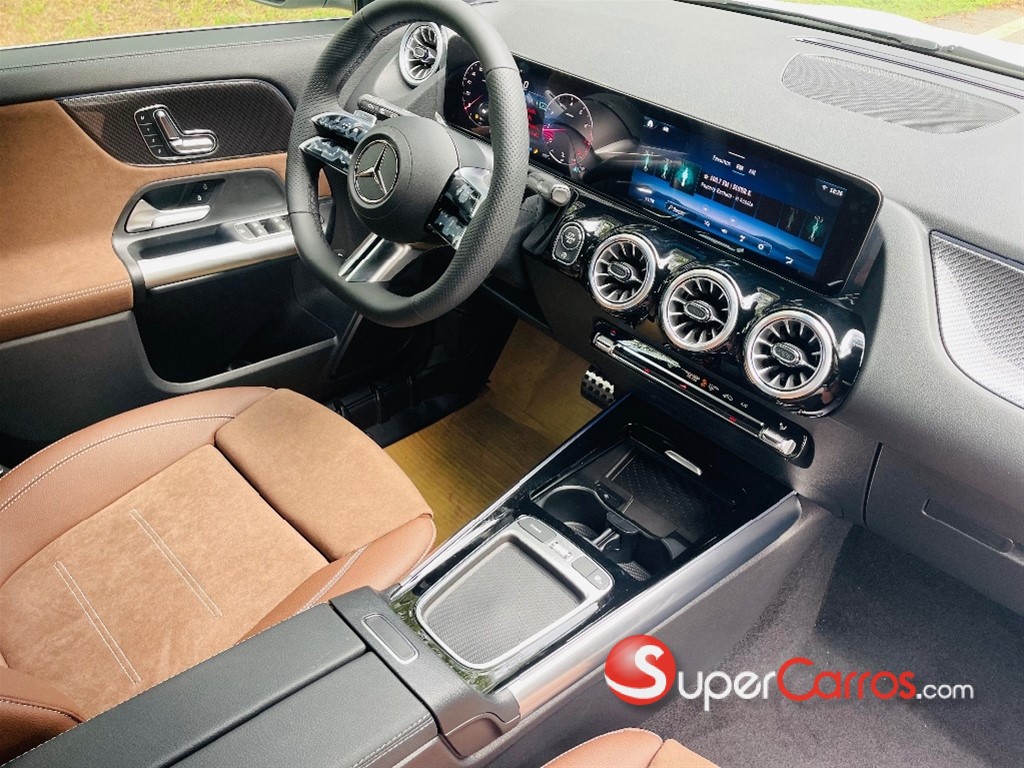 2025 Mercedes-Benz Clase GLA 200 — foto 6 / 12