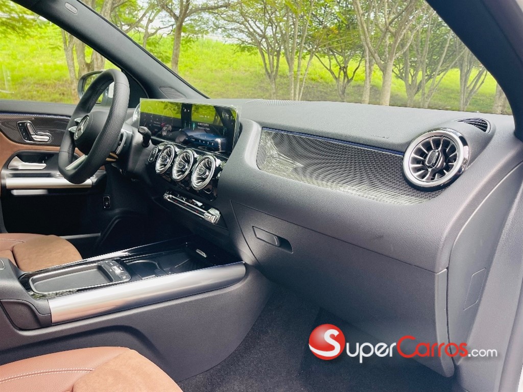 2025 Mercedes-Benz Clase GLA 200 — foto 7 / 12