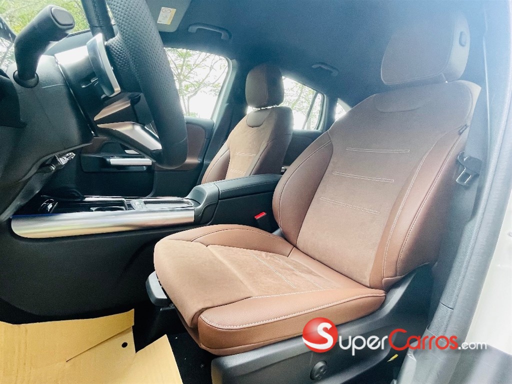2025 Mercedes-Benz Clase GLA 200 — foto 8 / 12
