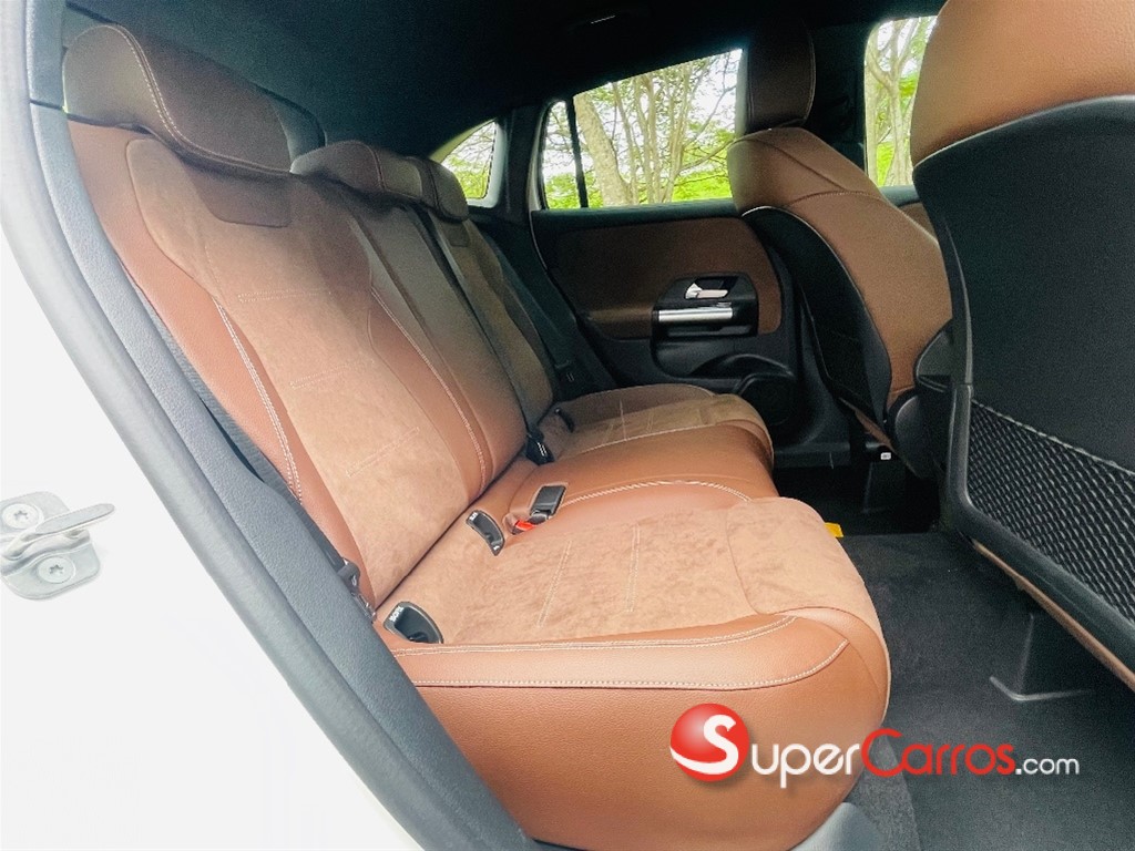2025 Mercedes-Benz Clase GLA 200 — foto 11 / 12