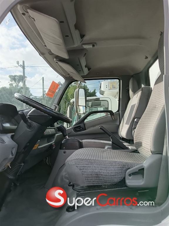 2014 Hino 195 — foto 3 / 6