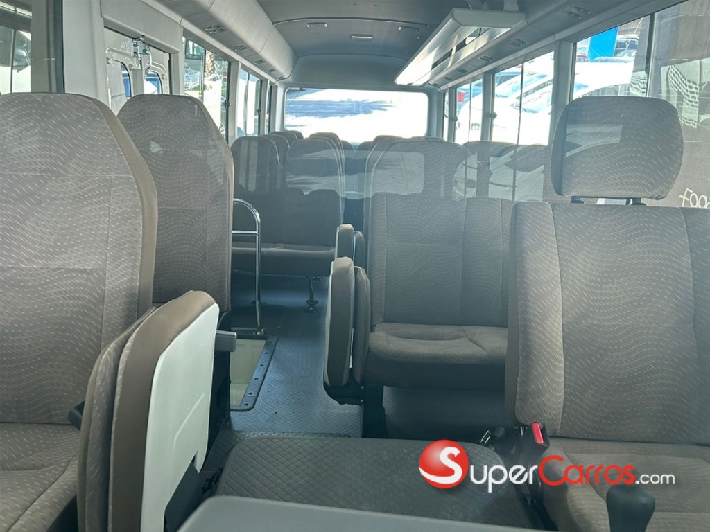 2026 Toyota Coaster — foto 2 / 5