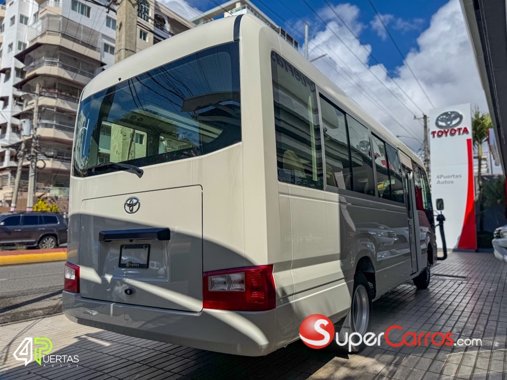 2027 Toyota Coaster — foto 5 / 10