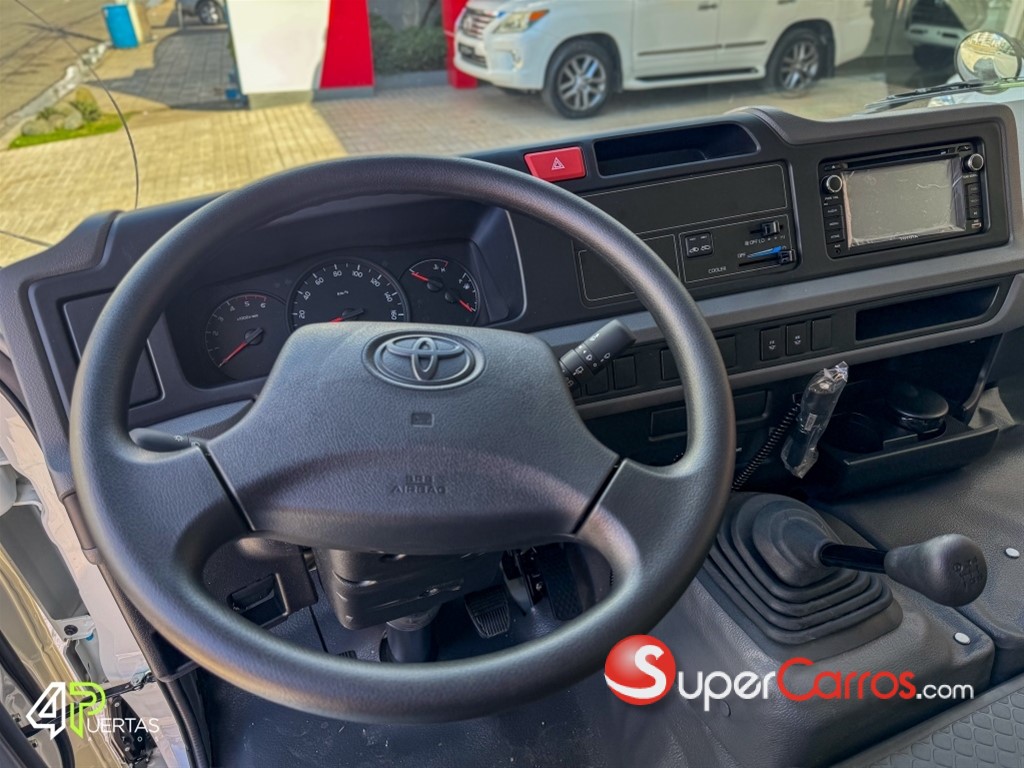 2027 Toyota Coaster — foto 7 / 10