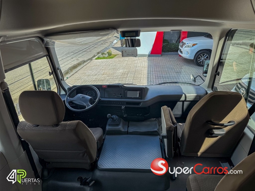 2027 Toyota Coaster — foto 9 / 10