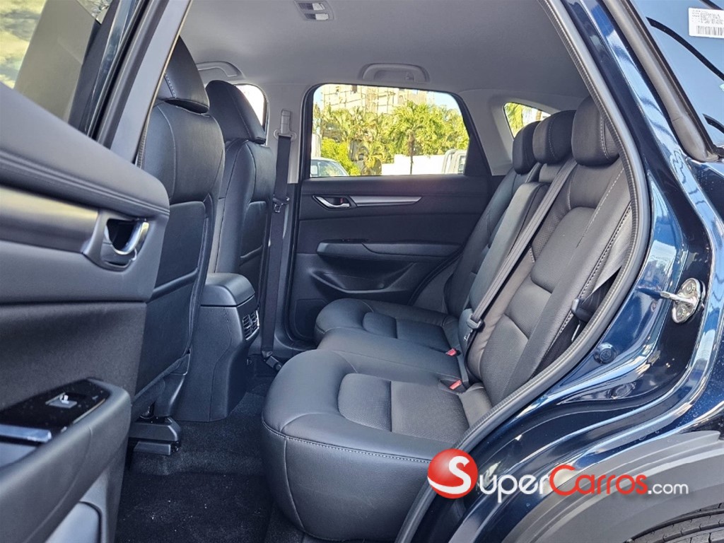 2027 Mazda CX-5 CE — foto 8 / 11