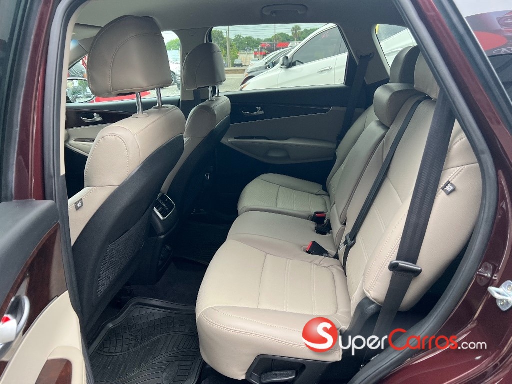 2017 Kia Sorento LX — foto 6 / 8