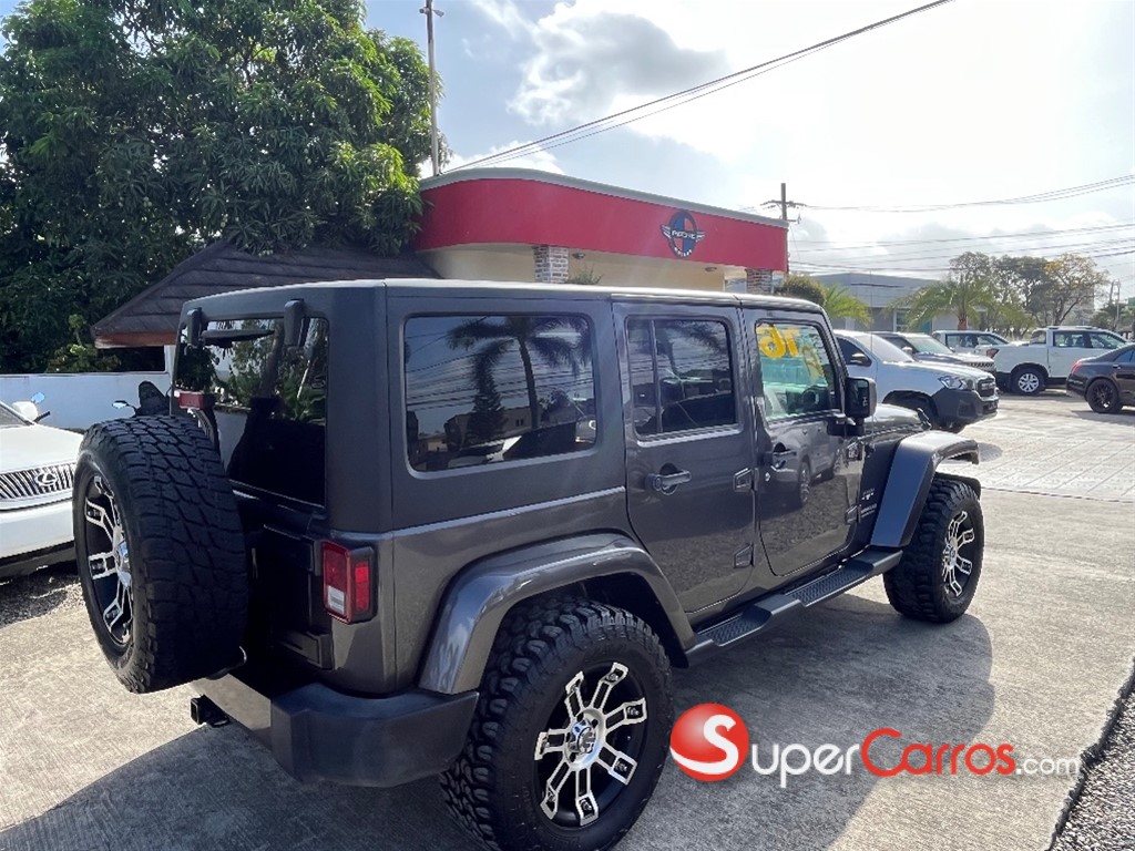 2016 Jeep Wrangler Sahara — foto 6 / 9