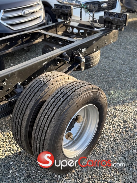 2026 Isuzu NPR 14 pies — foto 3 / 9