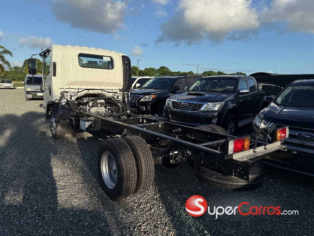 2026 Isuzu NPR 14 pies — foto 4 / 9