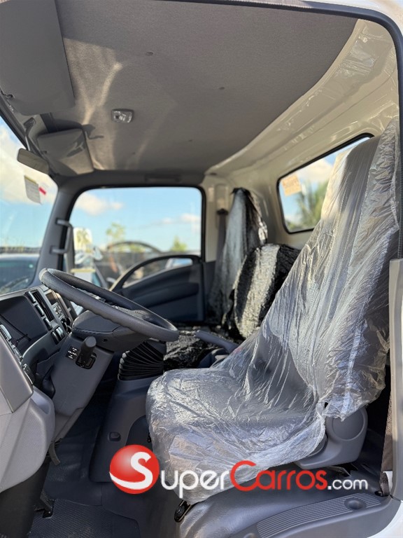 2026 Isuzu NPR 14 pies — foto 8 / 9