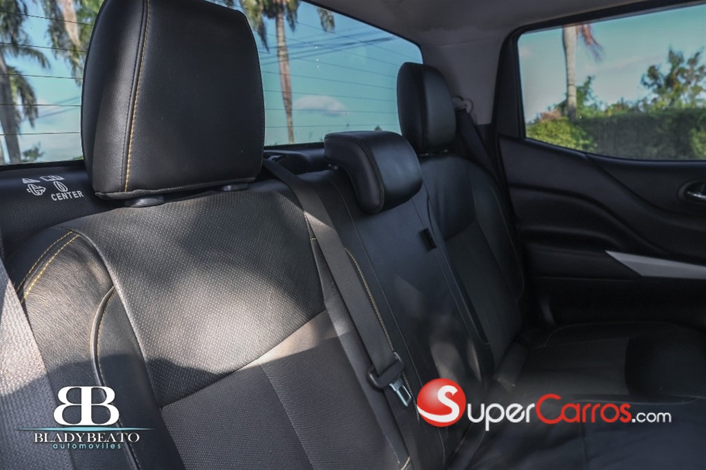 2020 Nissan Frontier LE — foto 2 / 11