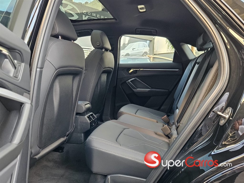 2025 Audi Q3 S Line — foto 8 / 12