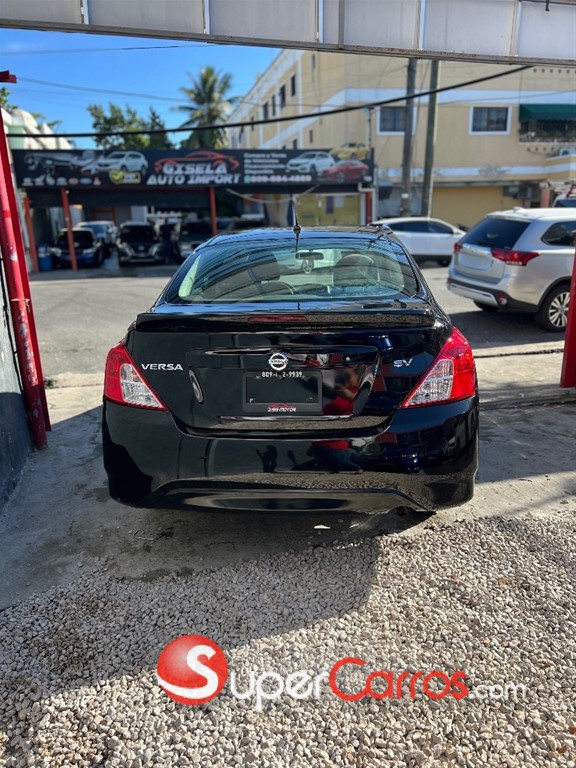 2018 Nissan Versa — foto 5 / 9