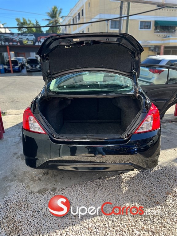 2018 Nissan Versa — foto 6 / 9