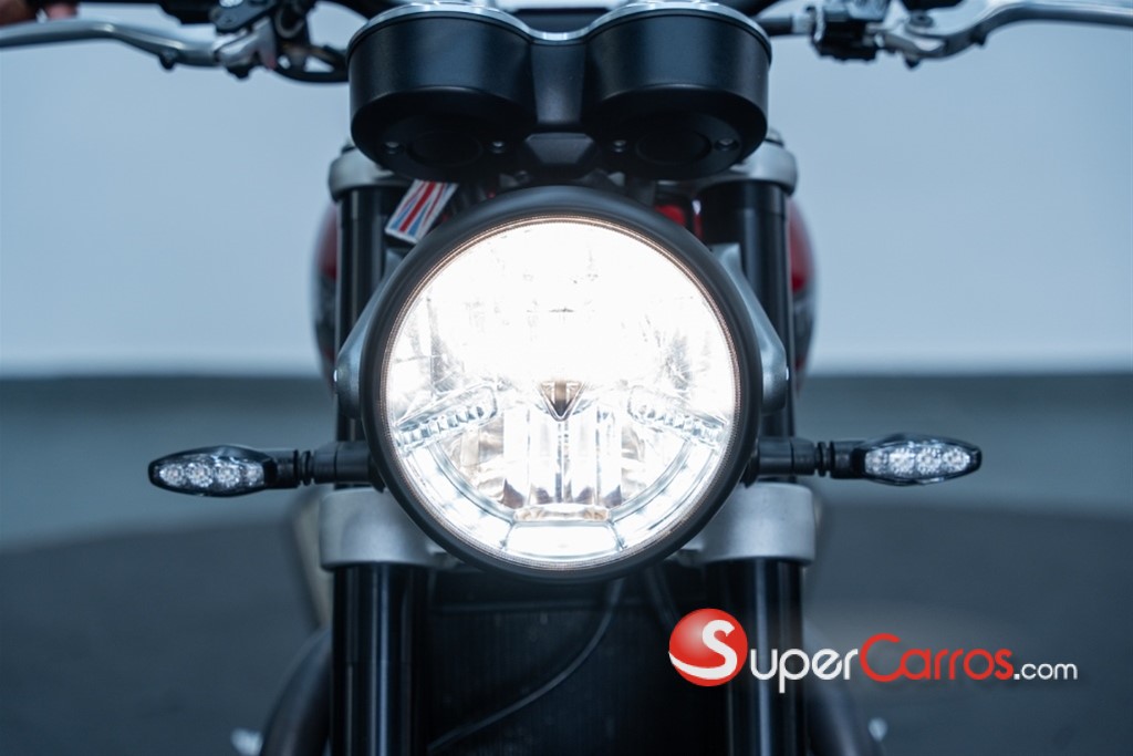 2023 Triumph 1200 — foto 8 / 12