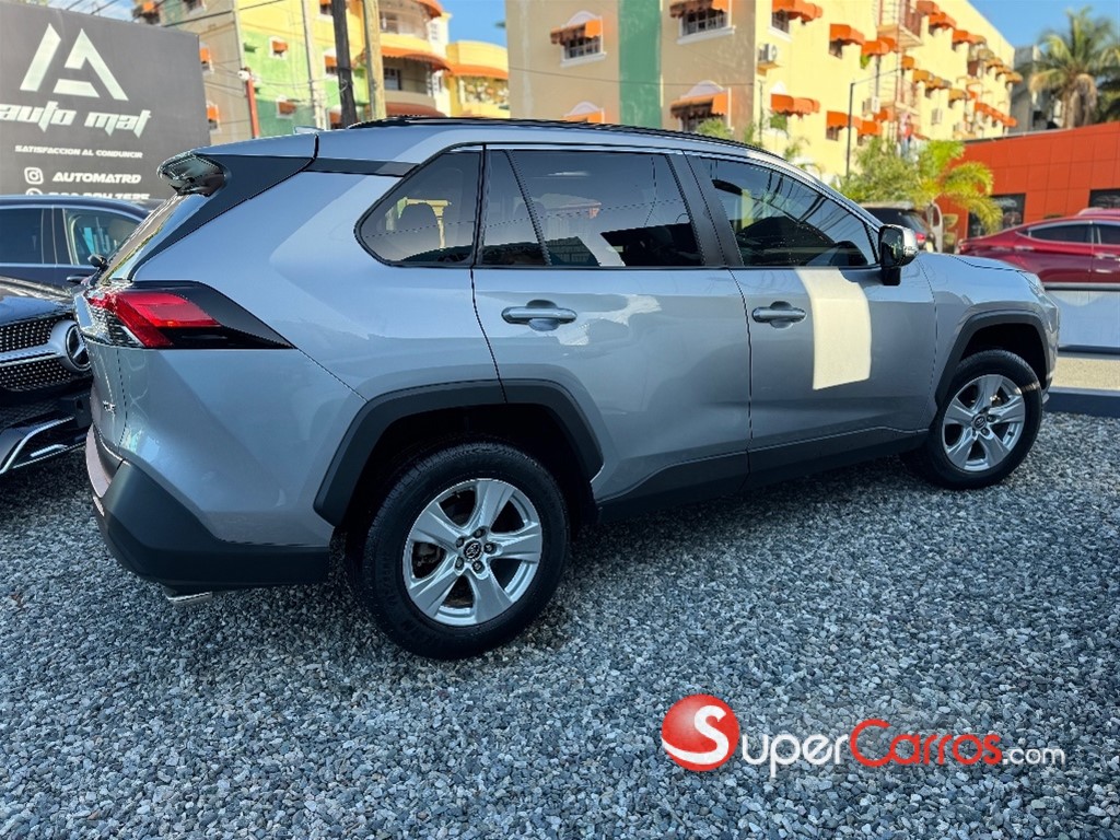 2022 Toyota RAV4 XLE — foto 3 / 12