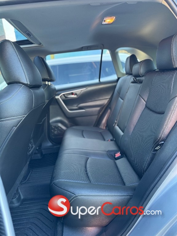 2022 Toyota RAV4 XLE — foto 9 / 12