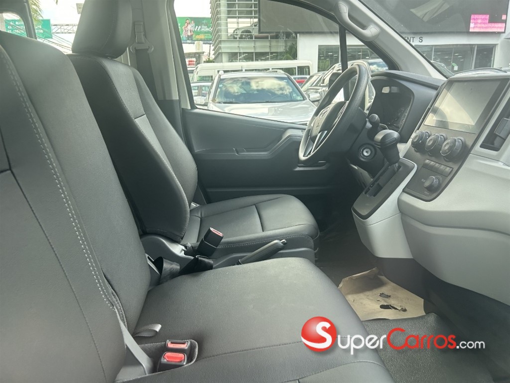 2026 Toyota Hiace — foto 8 / 10