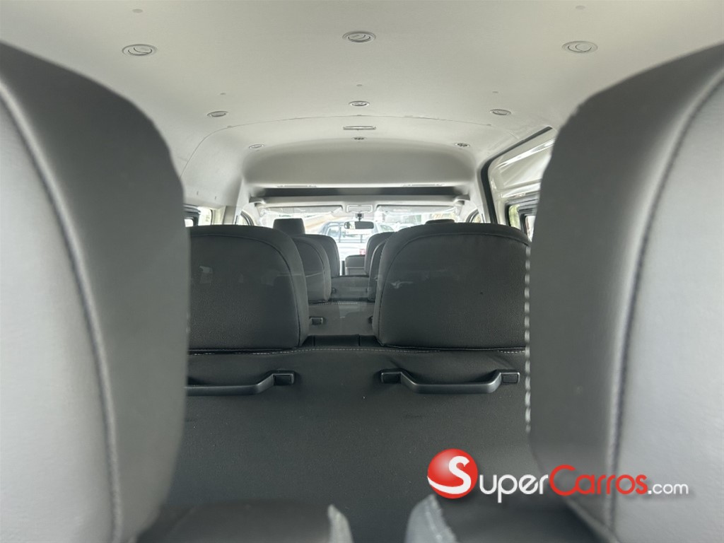 2026 Toyota Hiace — foto 9 / 10