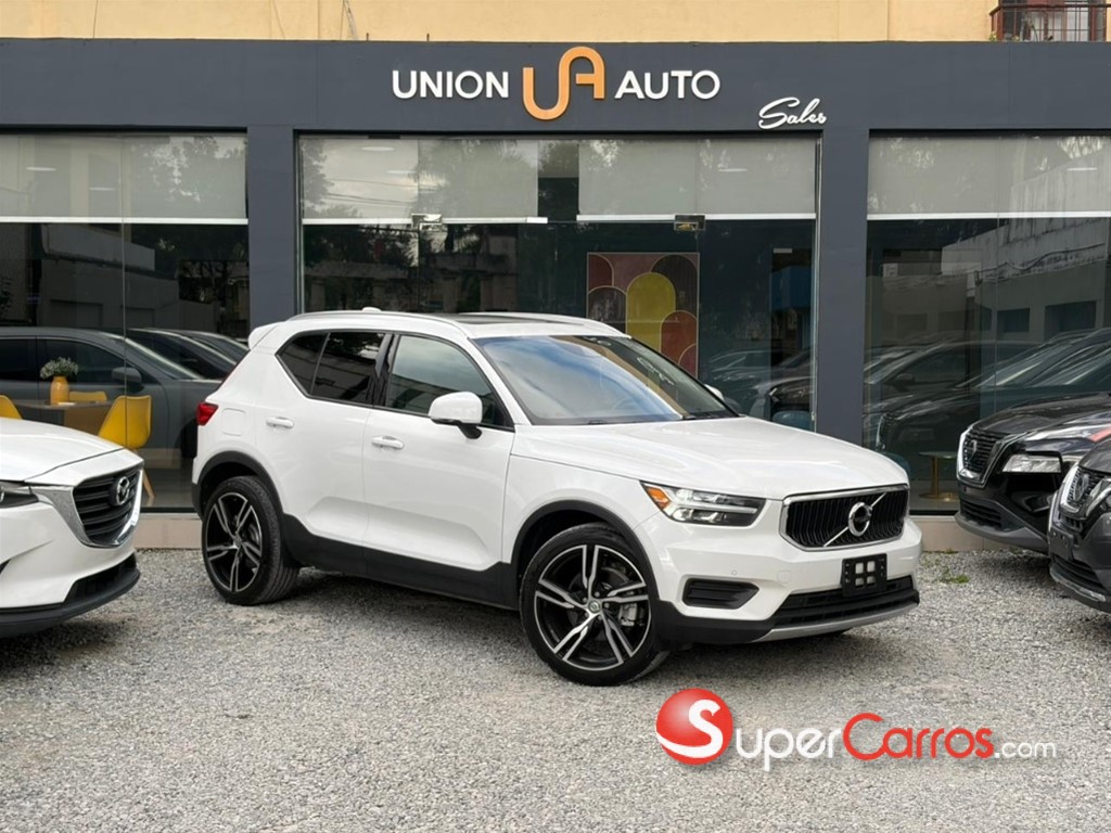2021 Volvo XC40
