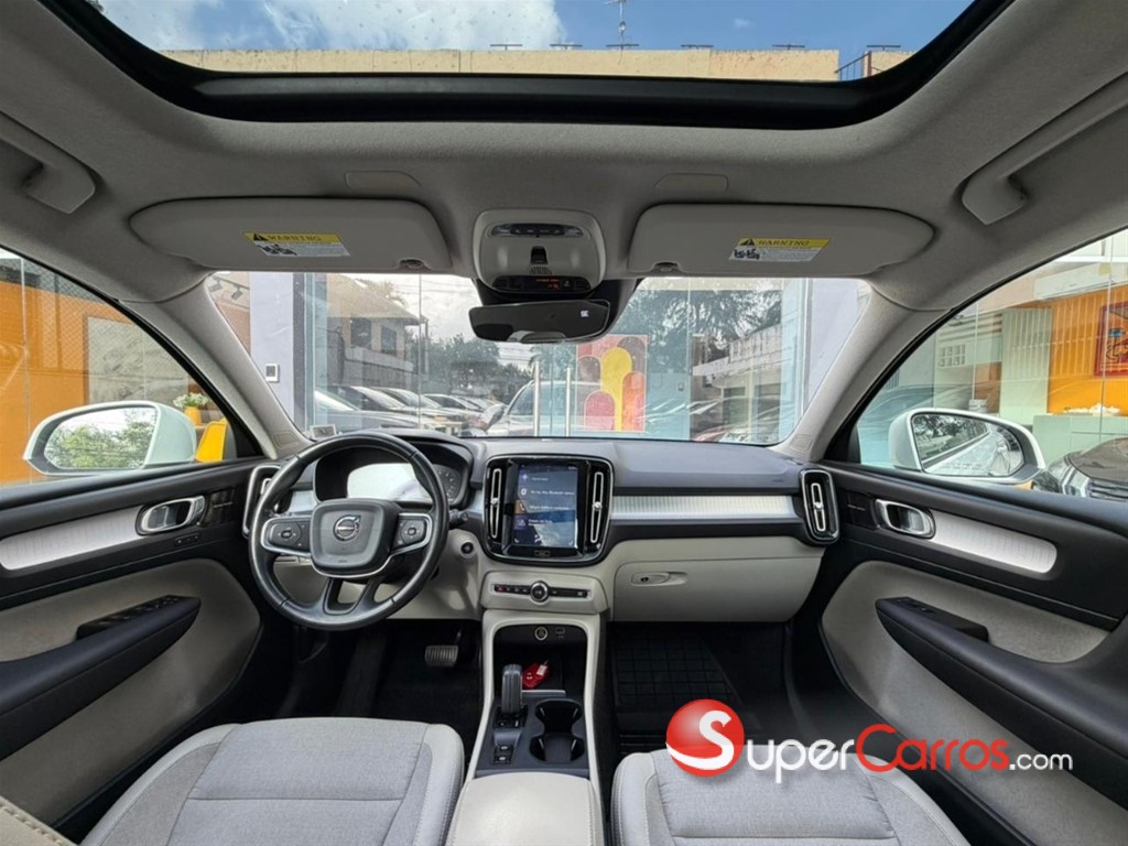 2021 Volvo XC40 — foto 2 / 9