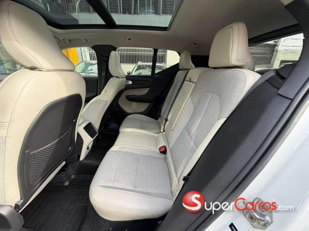 2021 Volvo XC40 — foto 3 / 9