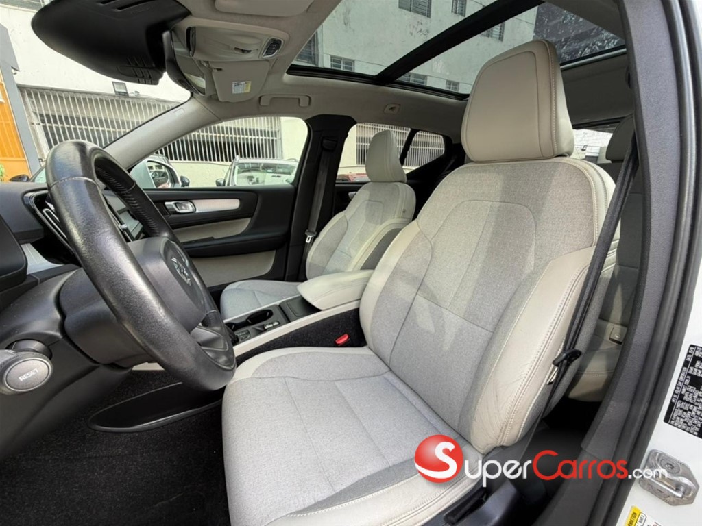 2021 Volvo XC40 — foto 4 / 9
