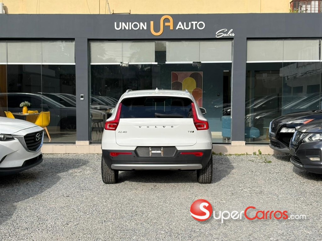 2021 Volvo XC40 — foto 6 / 9