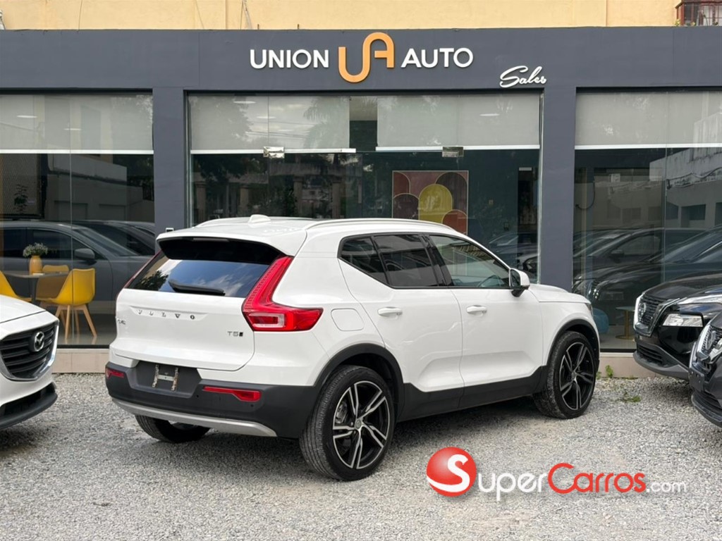 2021 Volvo XC40 — foto 7 / 9