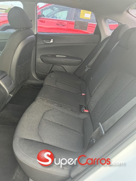 2019 Kia Optima LX — foto 5 / 9