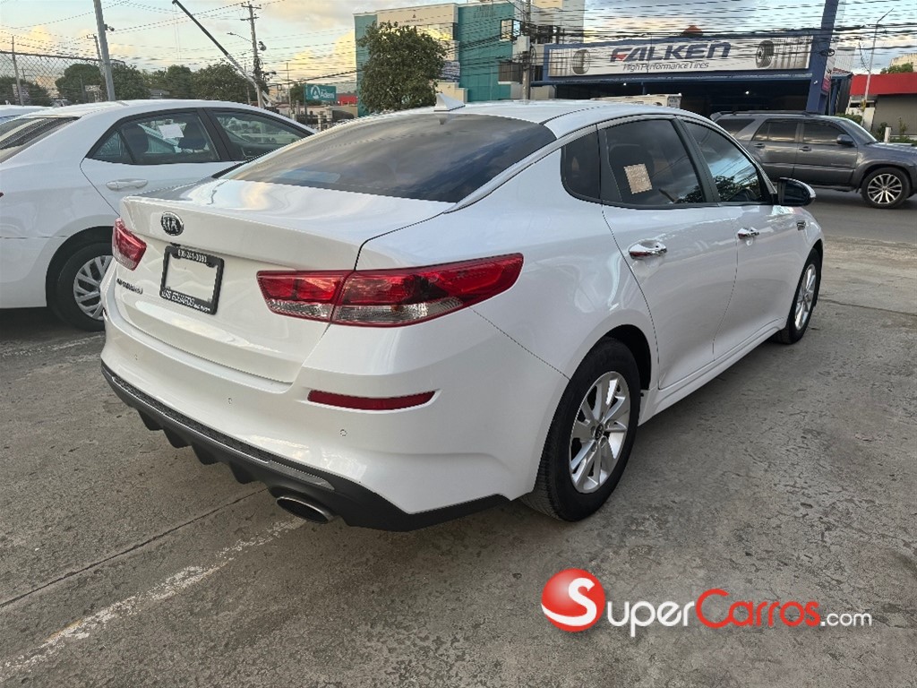 2019 Kia Optima LX — foto 8 / 9