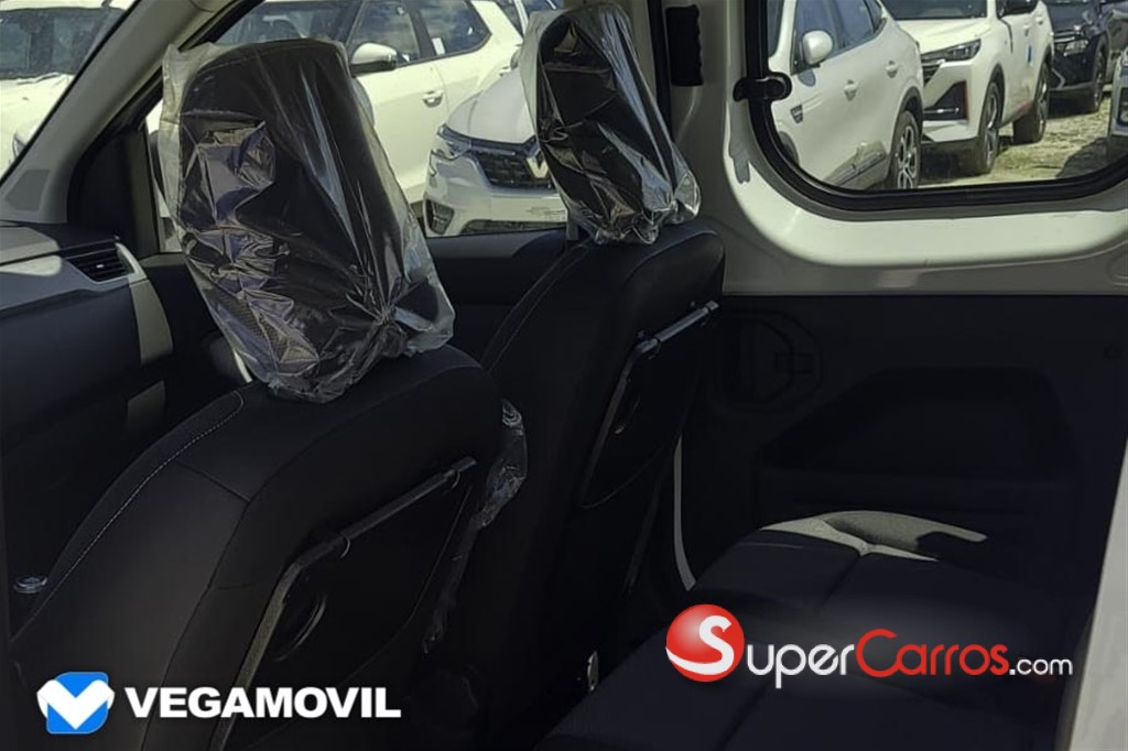 2025 Renault Express van de pasajeros — foto 8 / 11