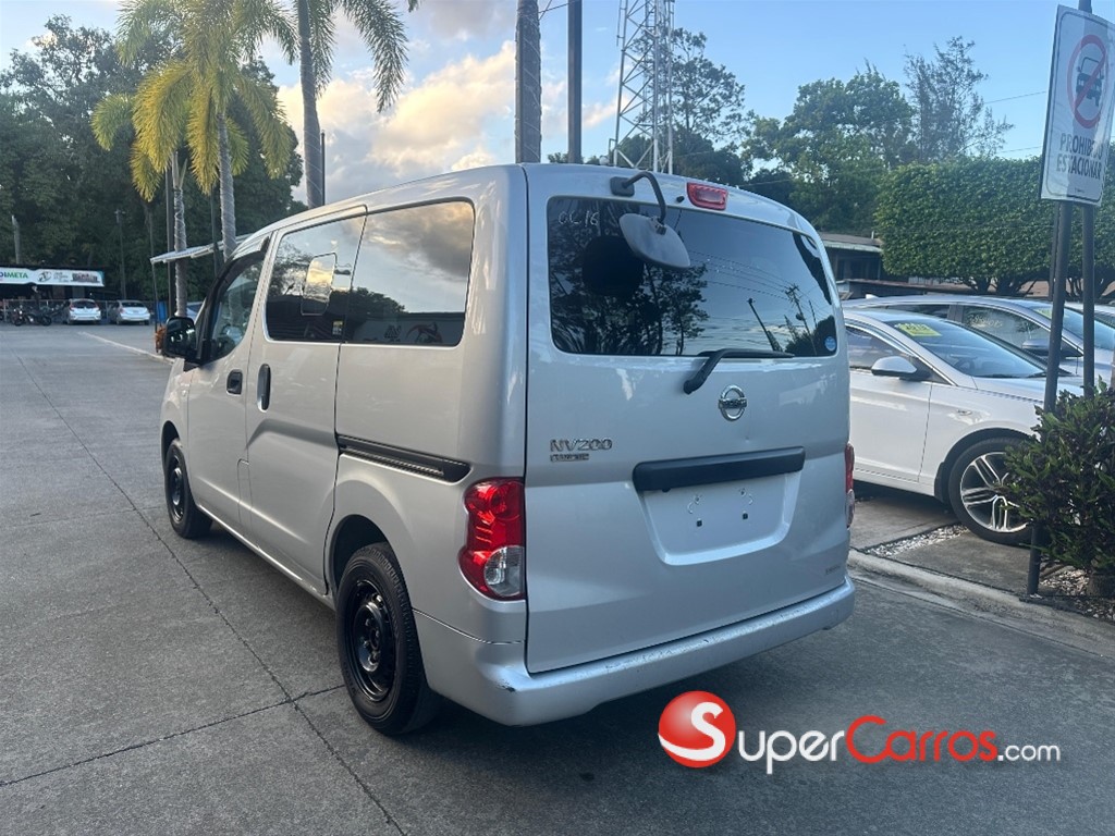 2019 Nissan NV 200 — foto 8 / 12