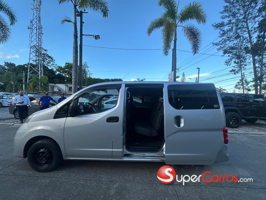 2019 Nissan NV 200 — foto 9 / 12