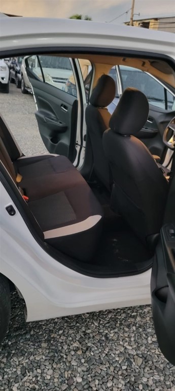 2020 Nissan Versa — foto 5 / 9