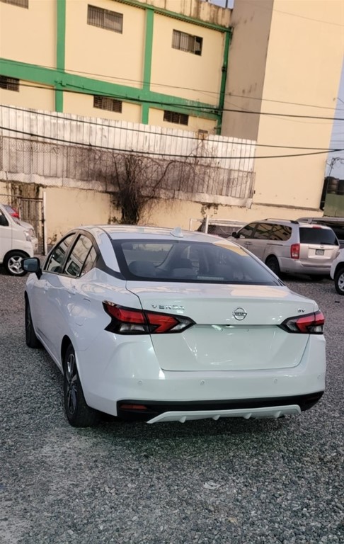 2020 Nissan Versa — foto 7 / 9