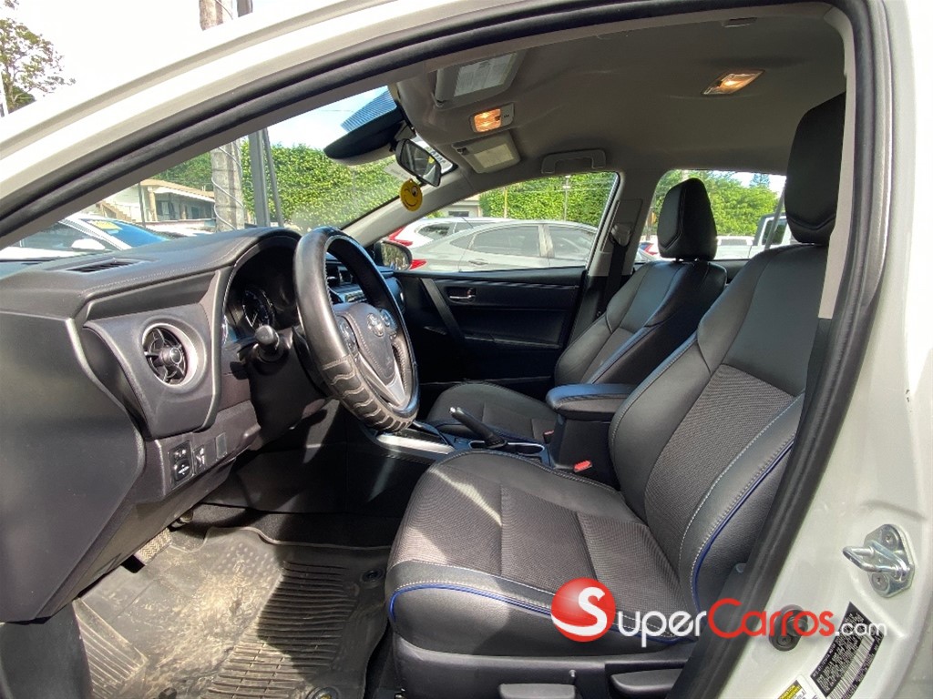 2018 Toyota Corolla SE — foto 11 / 12
