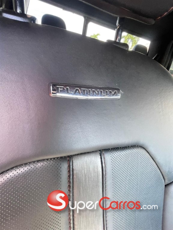 2018 Ford F 150 Platinum — foto 2 / 12