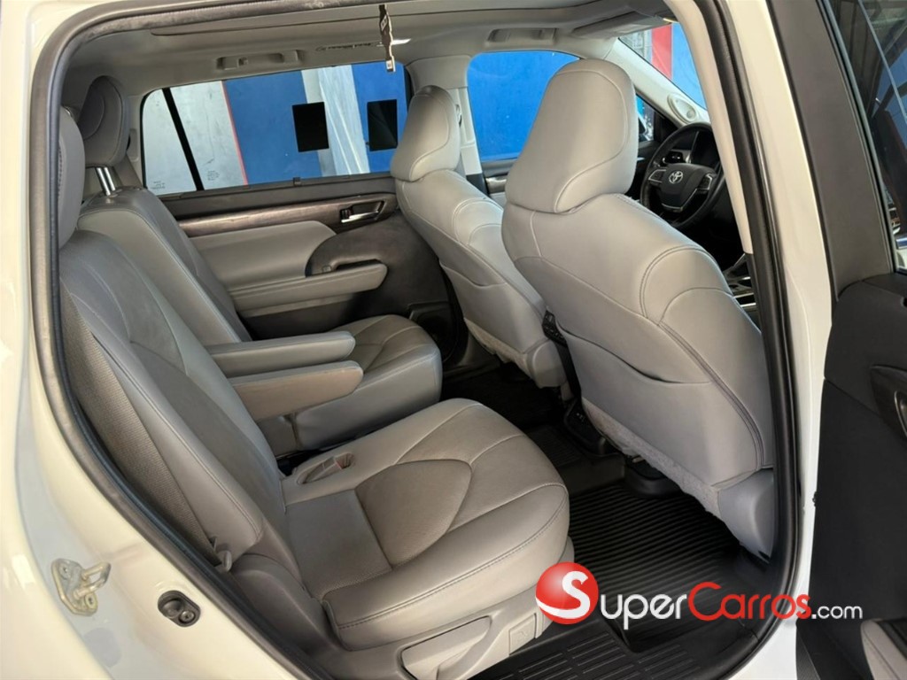 2020 Toyota Highlander Platinum — foto 8 / 11