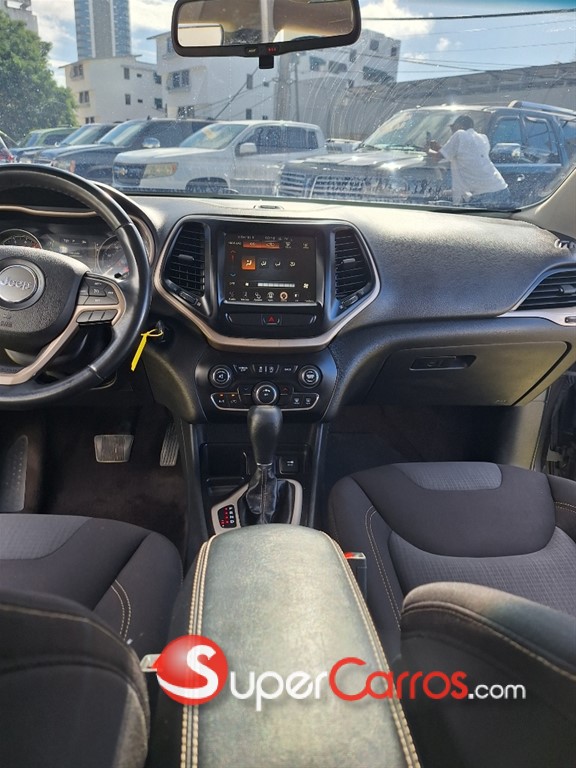 2017 Jeep Cherokee — foto 7 / 9
