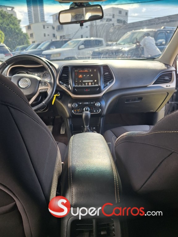 2017 Jeep Cherokee — foto 8 / 9