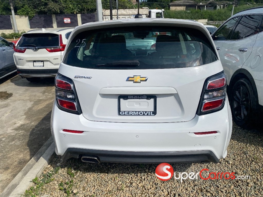 2019 Chevrolet Sonic LT — foto 4 / 9